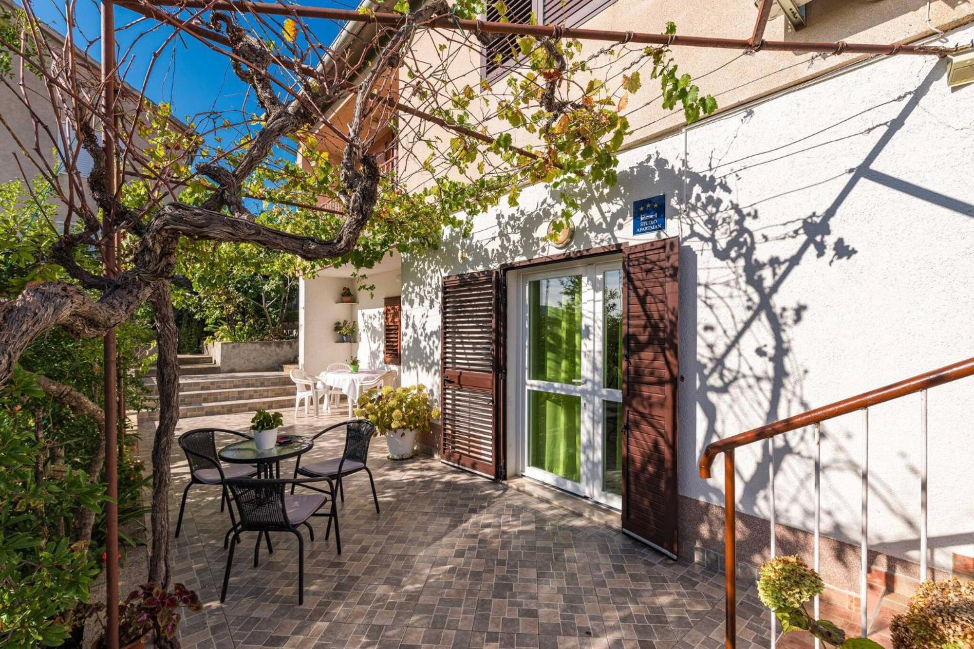 Studio Apartment Sekula Sibenik Exterior photo